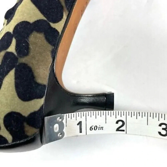 Donald J Pliner Leather Animal Print Pumps Mobwife Like New - Picture 12 of 12